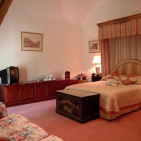 Esseborne Manor Hotel Hurstbourne Tarrant Bagian luar foto