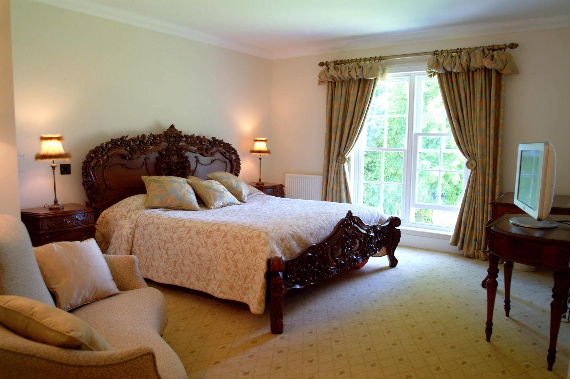 Esseborne Manor Hotel Hurstbourne Tarrant Bagian luar foto