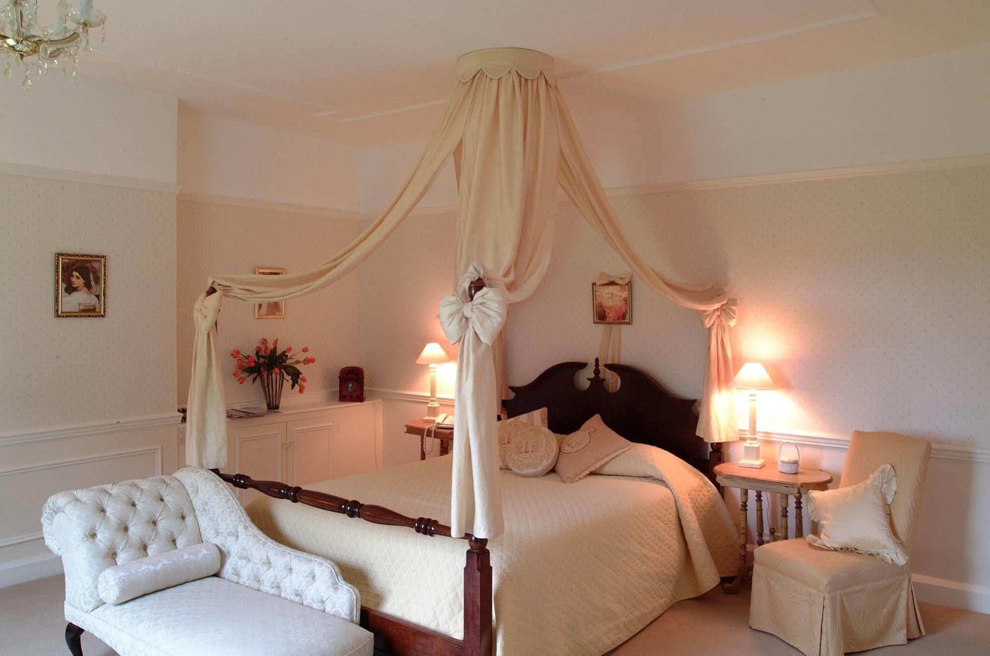 Esseborne Manor Hotel Hurstbourne Tarrant Ruang foto