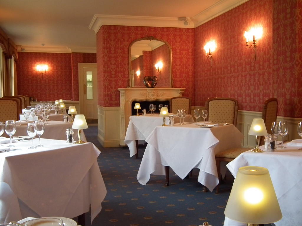 Esseborne Manor Hotel Hurstbourne Tarrant Bagian luar foto
